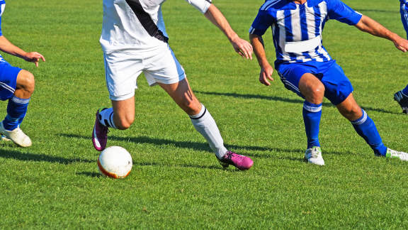 Tips for Preventing Soccer Injuries - Premierechiro